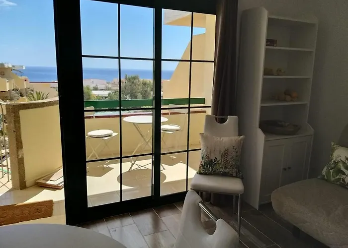 Neu Renoviert! Charmantes Und Gemuetliches Appartement Mit Balkon Und Meerblick