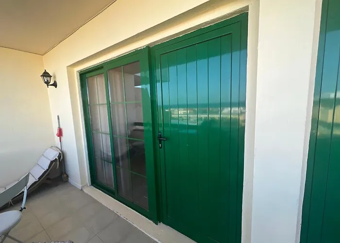 Neu Renoviert! Charmantes Und Gemuetliches Appartement Mit Balkon Und Meerblick